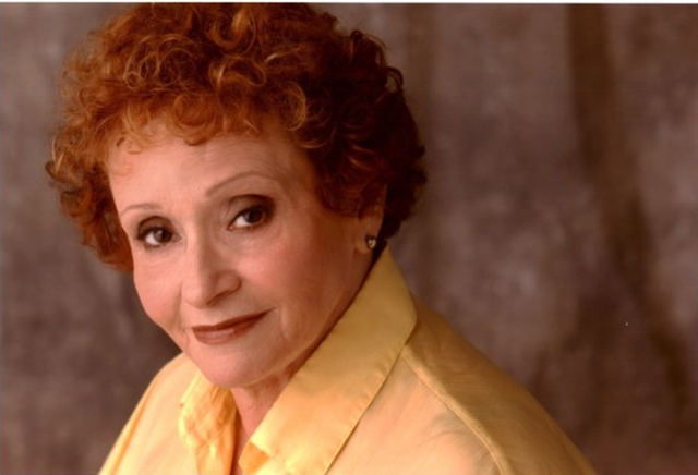 Archivo:Sondra James.png