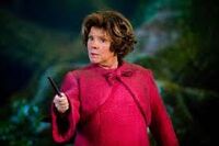 Dolores atacando.jpg