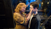 Molly saludando a Harry.png
