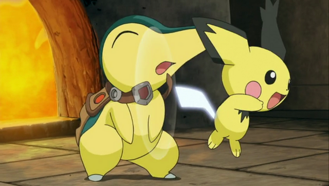 Archivo:P12 Pichu Picoreja usando cola férrea para liberar a Cyndaquil.png