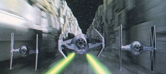 Archivo:Death star trench.jpg