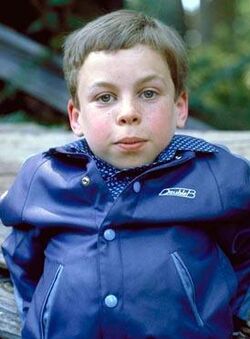 Warwick Davis young.jpg