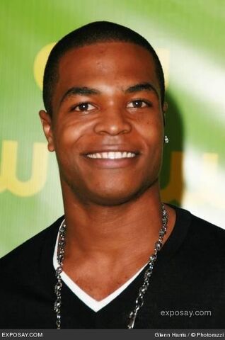 File:Kevontay-jackson-the-cw-launch-party-green-carpet-0ZNe8q.jpg
