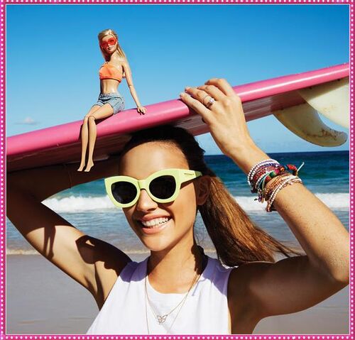 File:Surfing.jpg