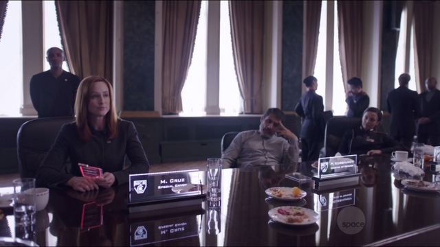 File:TheExpanse-S02E09-WeepingSomnambulist-MartianSpecialEnvoy.png