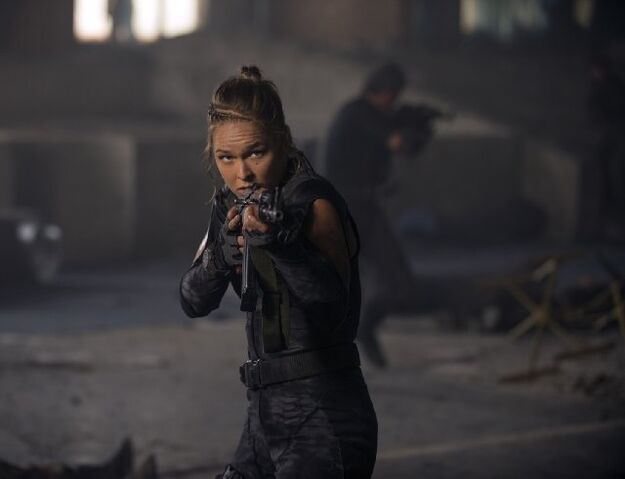 File:EX3- Ronda Rousey as Luna in action.jpg