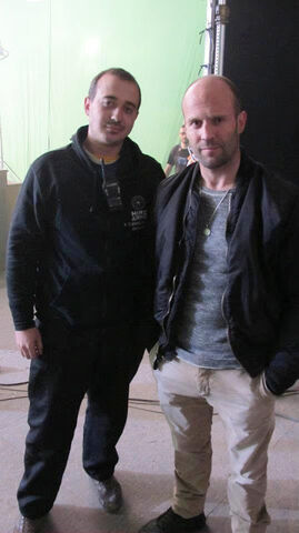 File:Statham & helper pose.jpg