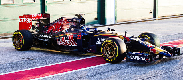 File:Toro Rosso STR10.jpg