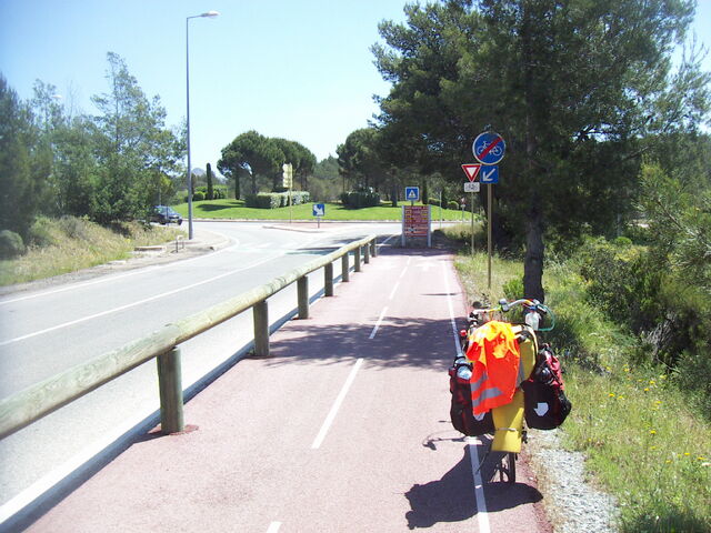 Datei:Saint-Raphael Radweg Dalli.jpg