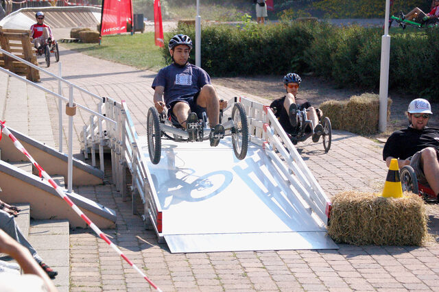Datei:Spezialradmesse 2007 Trikerennen 1.jpg