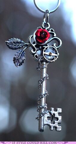 File:Cool-accessories-necklaces-steampunk-time-key.jpg