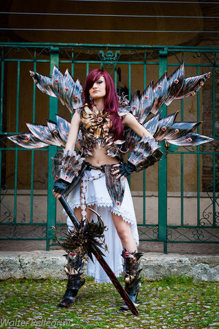 File:ErzaWingCosplay.jpg