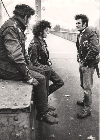 File:Rockers on Chelsea Bridge.jpg