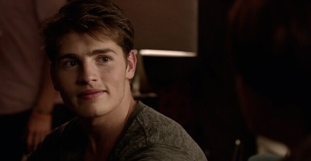 File:1x01 Liam.jpg