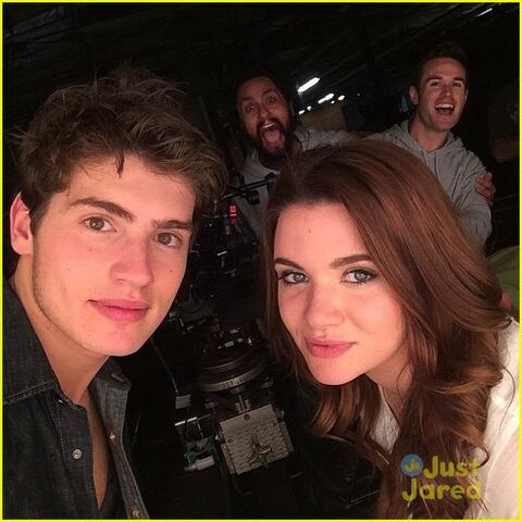 File:Victoria-justice-gregg-sulkin-mtv-upfronts-12.jpg