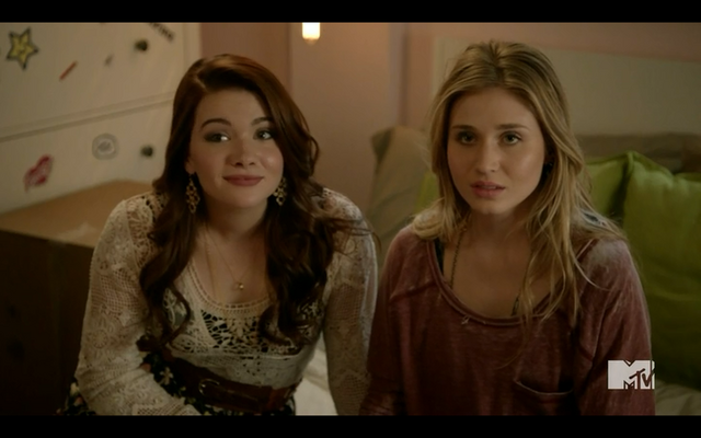 File:1x02 Amy & Karma01.png