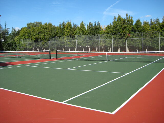 File:Tennis-courts.jpg