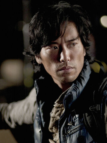 File:Falling-skies-peter-shinkoda-4.jpg