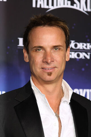 File:ColinCunningham-FallingSkiesScreening.jpg