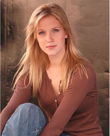 File:Jessy-Schram-photo-001.jpg