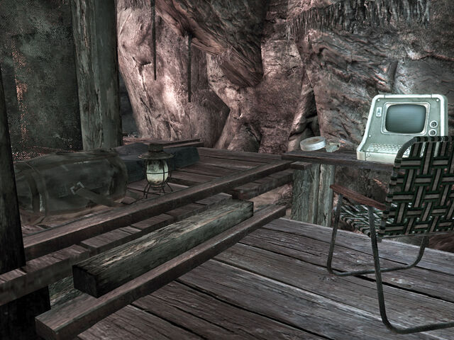 File:Grand Staircase duffle bag.jpg