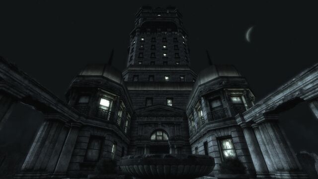 File:Tenpenny Tower at night.jpg