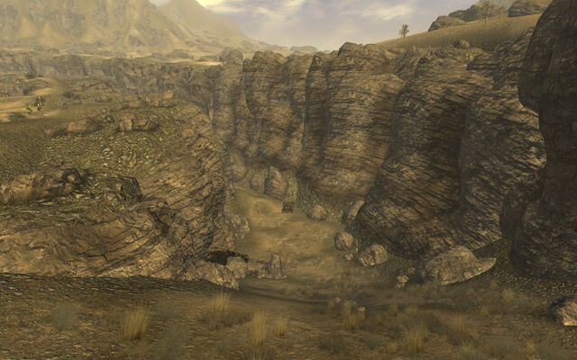 File:Crescent Canyon west.jpg