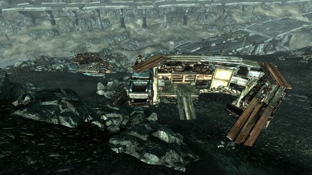 File:Raider wreckage fortifications1.jpg
