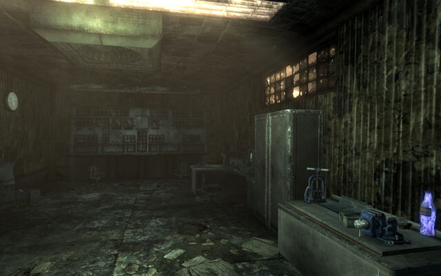 File:MDPL-13 substation interior.jpg