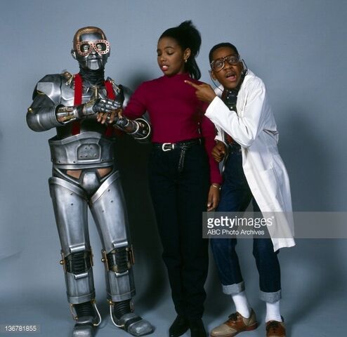 File:Laura, urkel and urkelbot.jpg