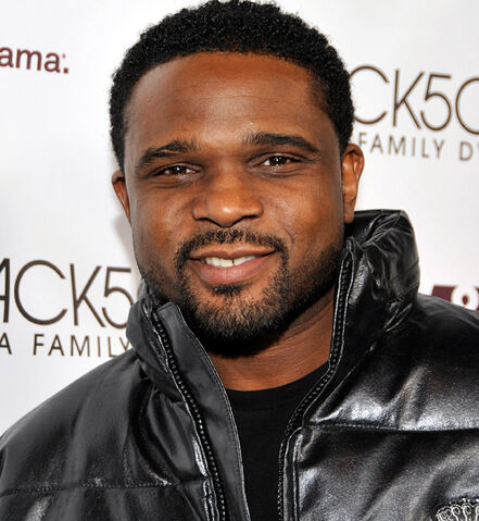 File:Darius McCrary as Eddie.jpg