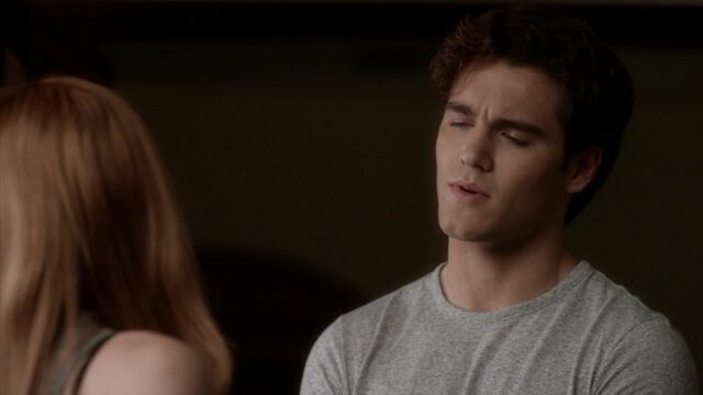 File:Famous.in.Love.S01E01.720p.HDTV.x264-FLEET 1355.jpg