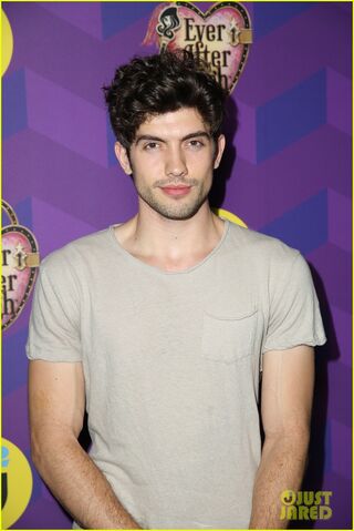 File:Diego-boneta-will-peltz-just-jared-wonderland-party-33.jpg