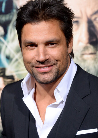 File:ManuBennett.jpg
