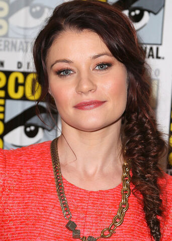 File:EmilieDeRavin.jpg
