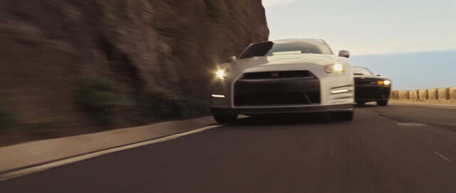 File:2011 Nissan GT-R R35-05.jpg