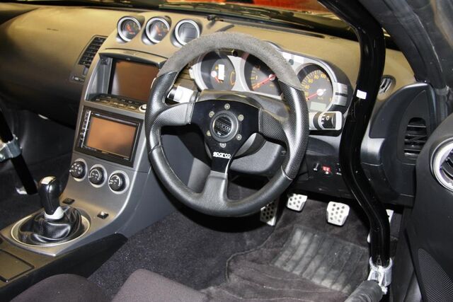 File:DK's Fairlady Z33 - Interior.jpg