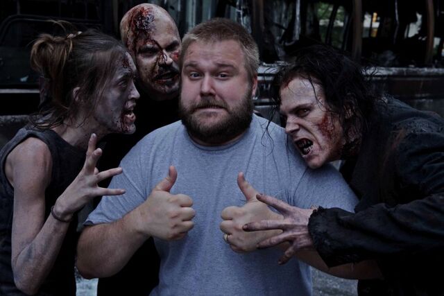File:Robert-Kirkman-Zombies 02-e1432227884395.jpg