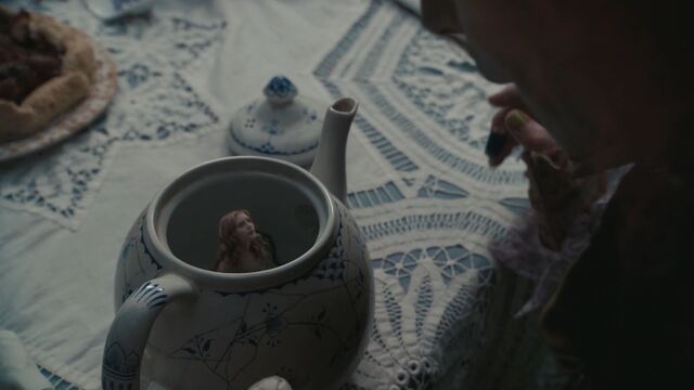 File:AliceInWonderland-2080.jpg