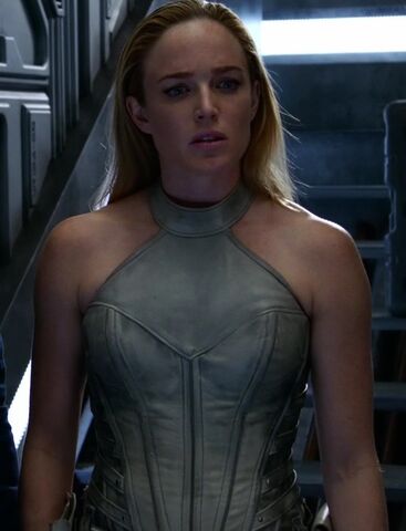 File:Sara lance arrowverse.jpg