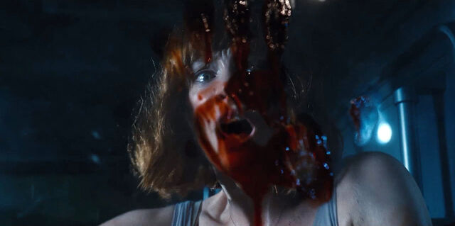 File:Brycedallashoward-jurassicworld-05881.jpg