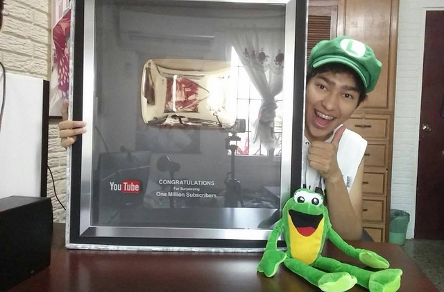 Archivo:Fernanfloo by enriquegames155-d8tre7a.png