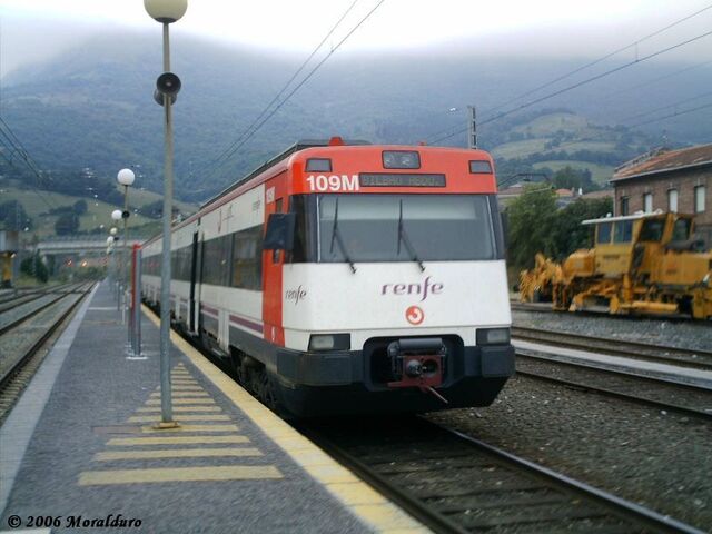 Archivo:Tren cercanias.jpg