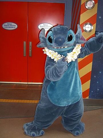 File:Stitch HKDL.jpg
