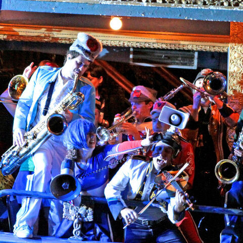 File:MuccaPazza.jpg