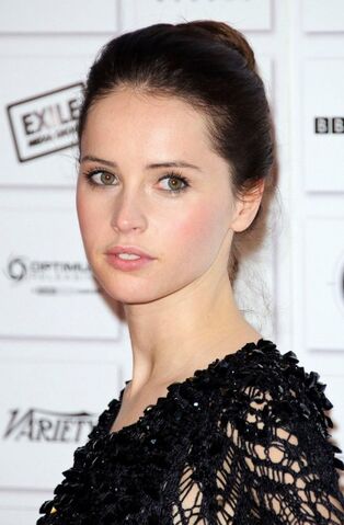 File:Felicity-jones-ethel-hallow-1898893851.jpg
