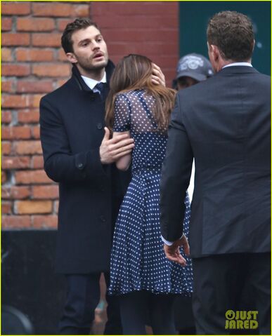 File:Fifty-shades-darker-set-photo-36.jpg