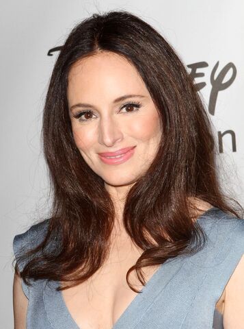 File:Madeleine-stowe.jpg