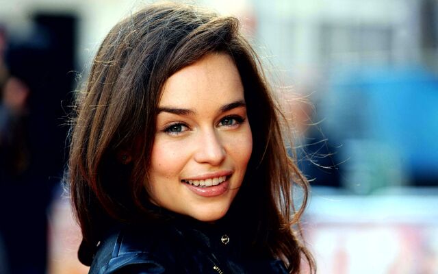 File:Emelia clarke.jpg