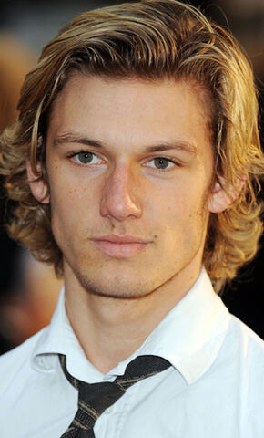 File:Alex Pettyfer.jpeg
